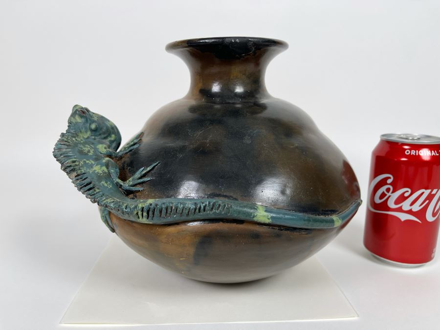 Large Pottery Vessel With Lizard 10W X 9H