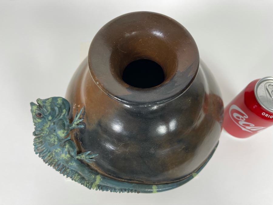 Large Pottery Vessel With Lizard 10W X 9H [Photo 4]