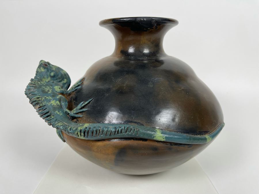 Large Pottery Vessel With Lizard 10W X 9H [Photo 5]