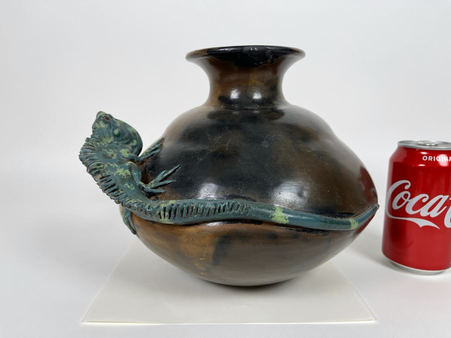 Large Pottery Vessel With Lizard 10W X 9H [Photo 2]