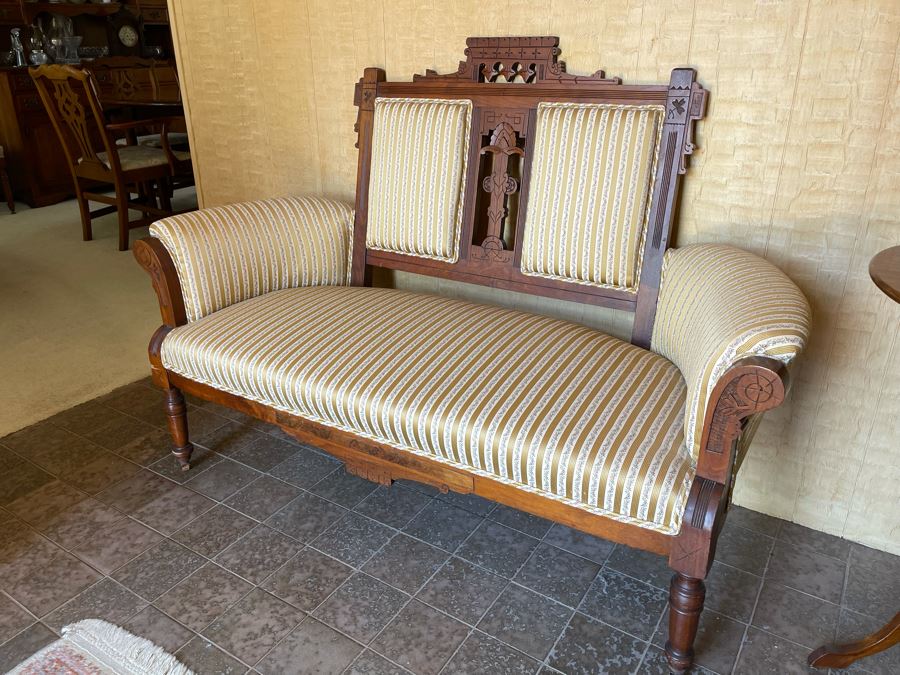 Antique Eastlake Victorian Era Carved Wooden Loveseat Settee Sofa 56W X 23D X 41H [Photo 4]