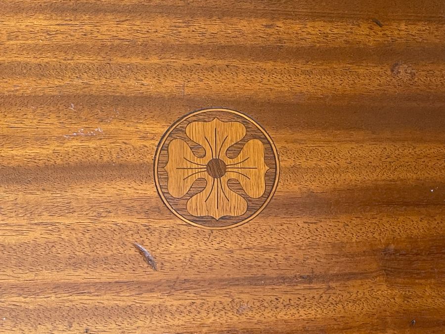 Antique Queen Anne Style Inlaid Tilt-Top Pedestal Table 22R X 28H [Photo 11]