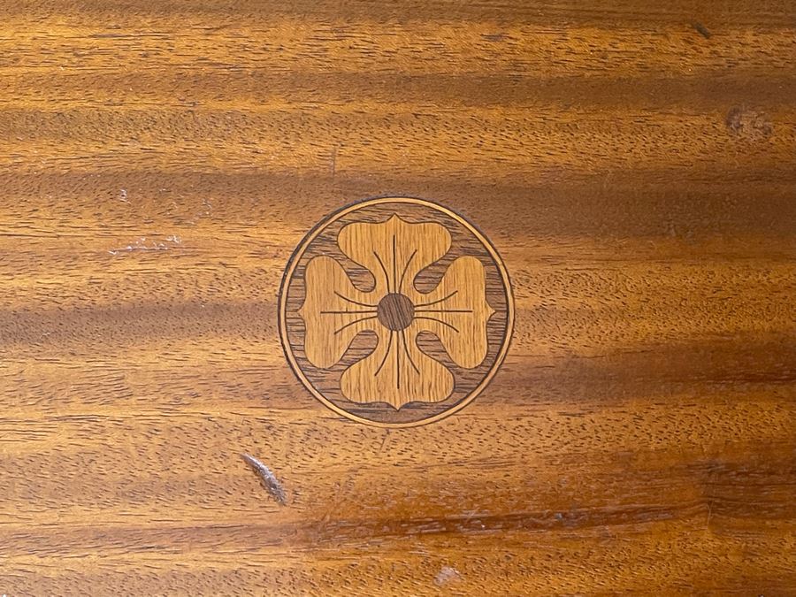 Antique Queen Anne Style Inlaid Tilt-Top Pedestal Table 22R X 28H [Photo 10]