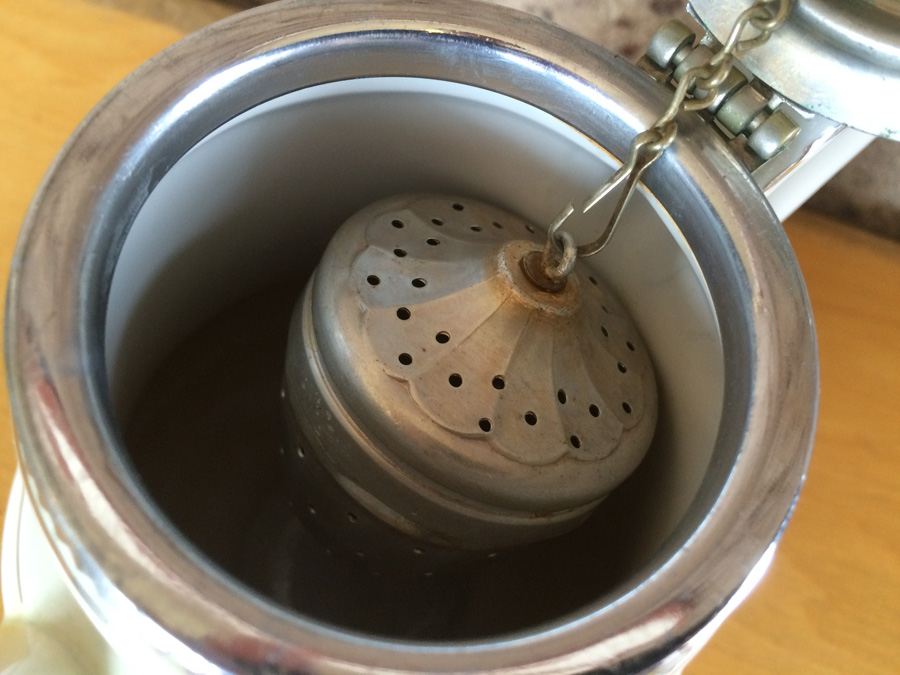 Royal Rochester Royalite Teapot and Dish Hand Decorated [Photo 7]