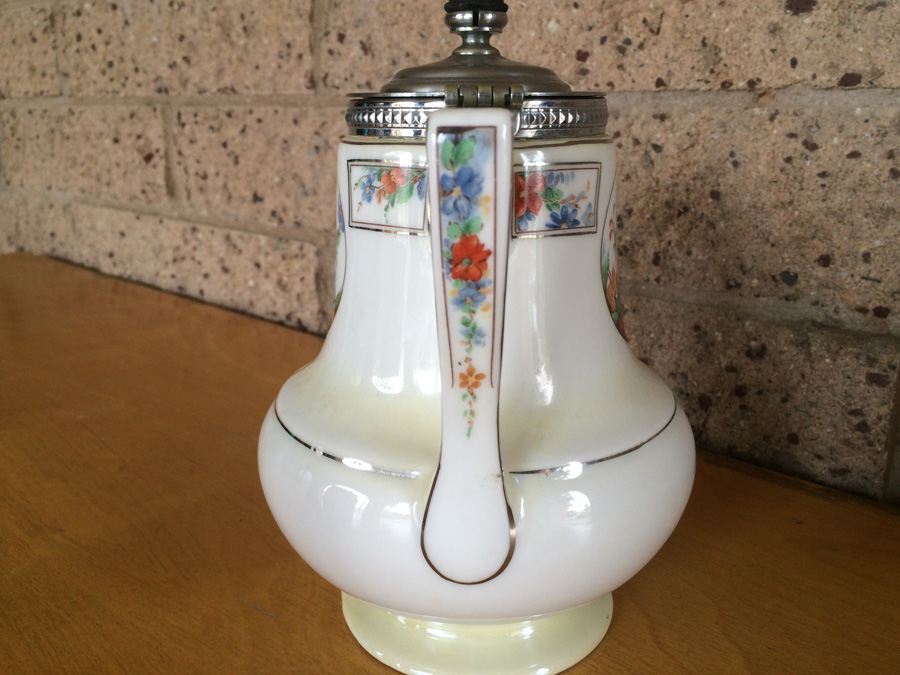 Royal Rochester Royalite Teapot and Dish Hand Decorated [Photo 10]