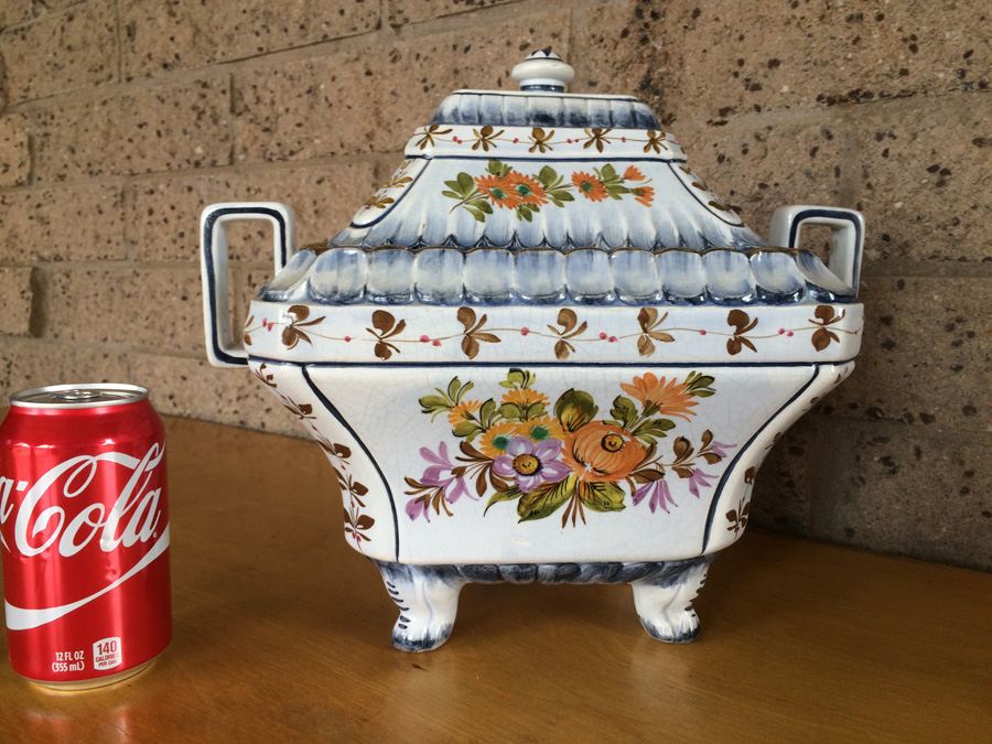 Large Soup Tureen [Photo 1]