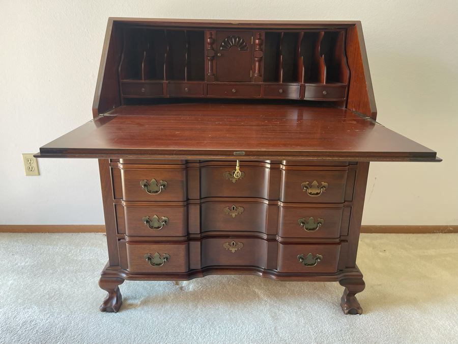 Vintage Mahogany Secretary Desk With Secret Compartments And Lockable Drawers 36W X 22D X 41H [Photo 4]