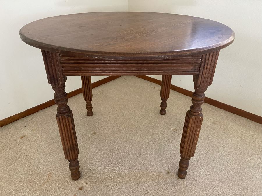 Vintage Oak 36' Round Table 28.5H [Photo 1]