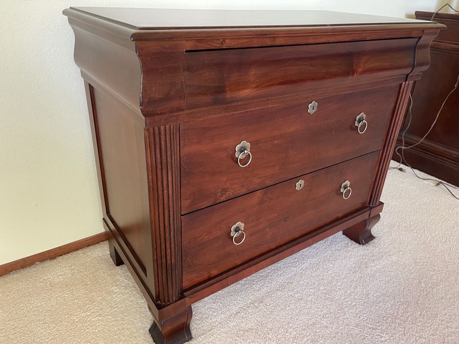 Ethan Allen 3-Drawer Chest Of Drawers Dresser 36W X 17D X 29.5H [Photo 7]