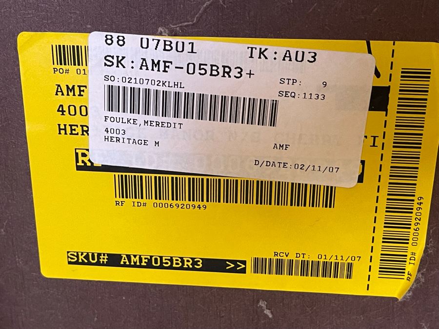 Heritage Wooden Chest Of Drawers Nightstand With Hidden Top Jewelry Drawer [Photo 8]