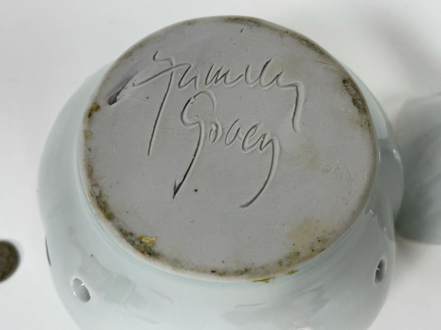 Signed Art Pottery [Photo 5]