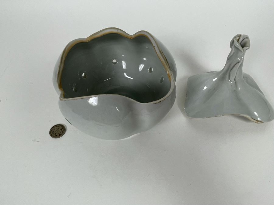 Signed Art Pottery [Photo 4]