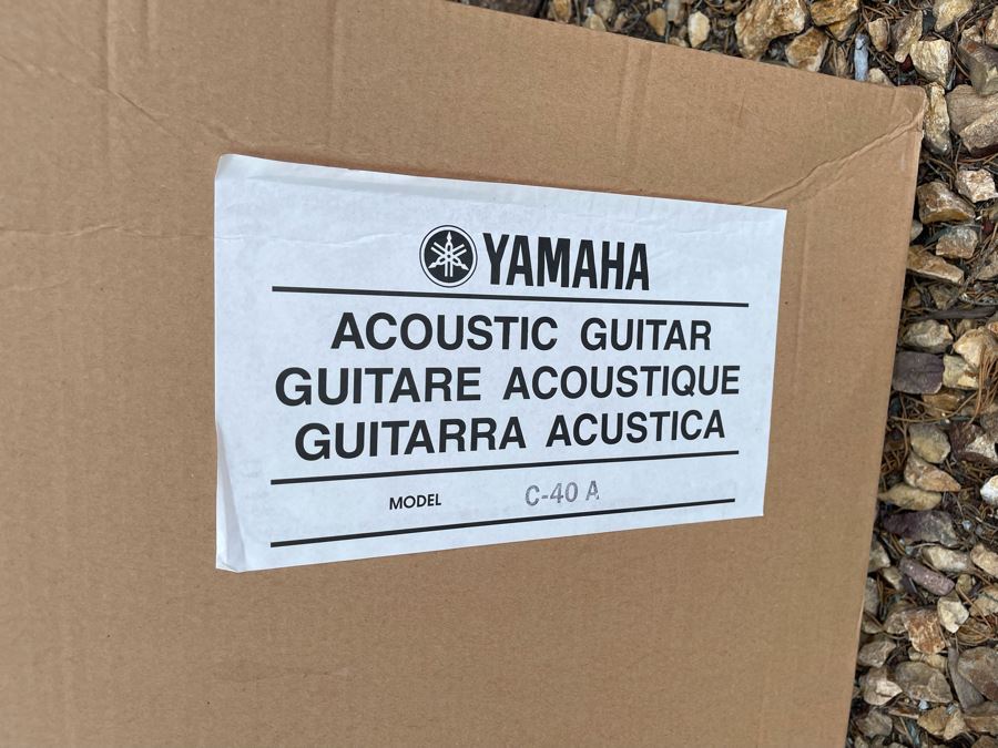 JUST ADDED - Yamaha Acoustic Nylon String Guitar Model C-40 A With Box [Photo 10]