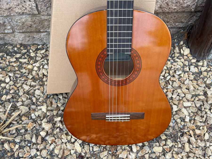 JUST ADDED - Yamaha Acoustic Nylon String Guitar Model C-40 A With Box [Photo 4]