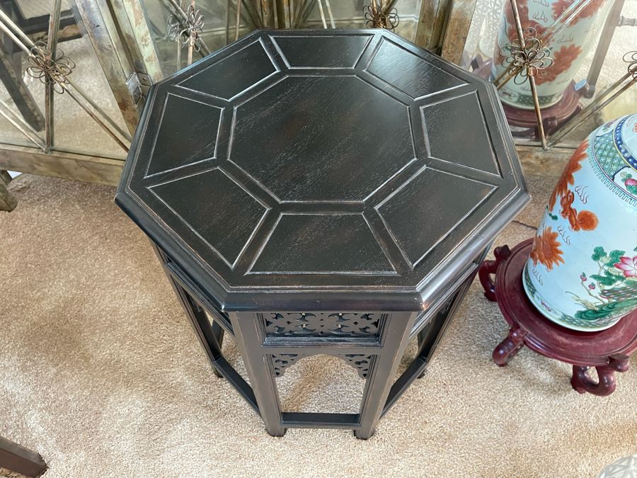 Thomasville Wooden Side Table 20W X 25H [Photo 6]
