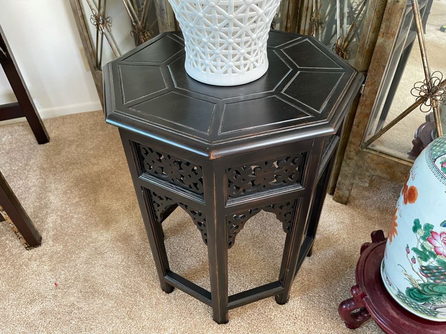 Thomasville Wooden Side Table 20W X 25H
