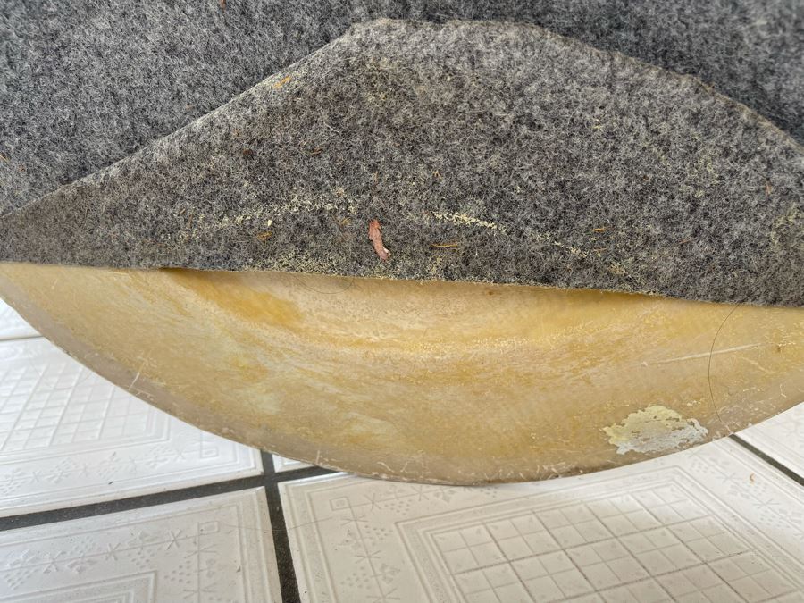 Eero Saarinen Style Tulip Table 35.5R X 30.5H With Four Chairs  [Photo 13]