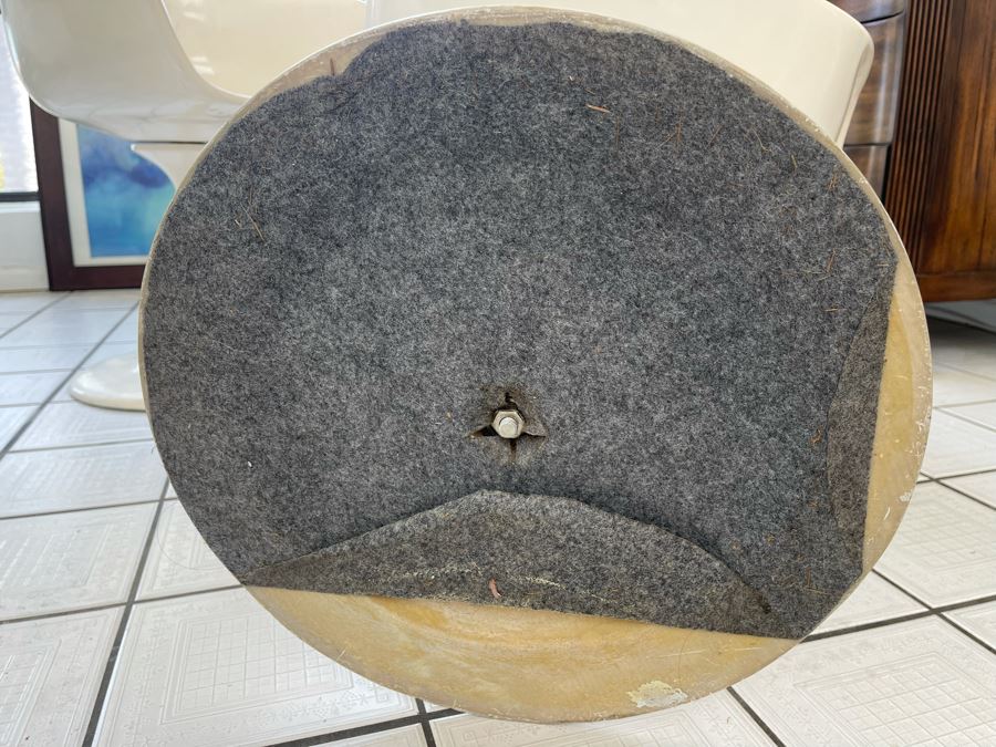 Eero Saarinen Style Tulip Table 35.5R X 30.5H With Four Chairs  [Photo 12]