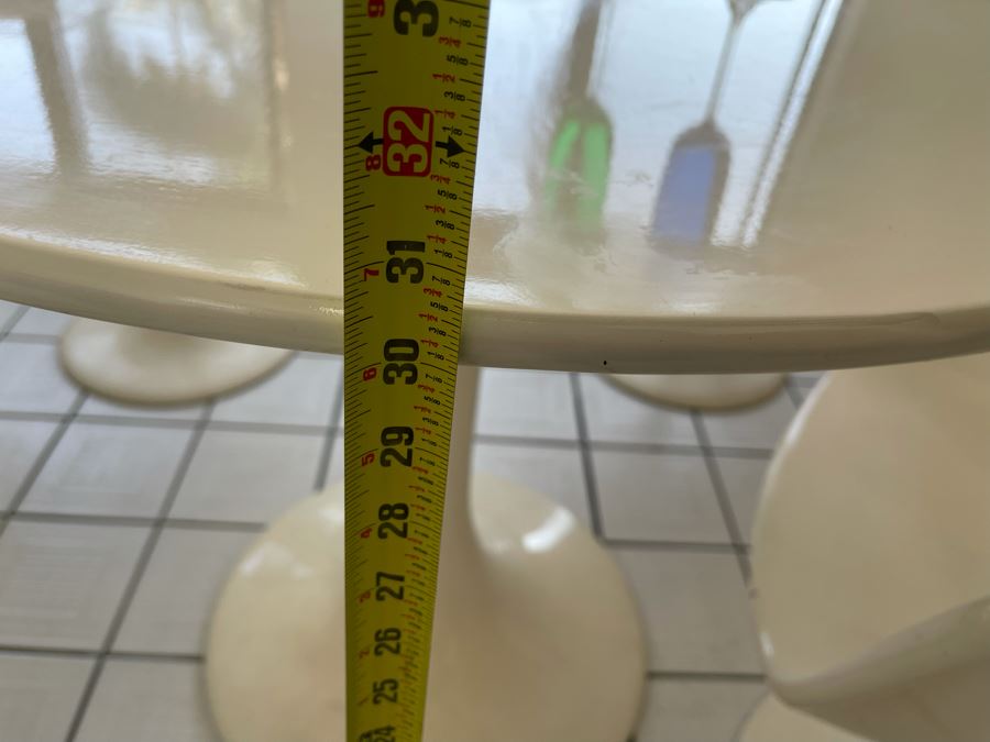 Eero Saarinen Style Tulip Table 35.5R X 30.5H With Four Chairs  [Photo 17]