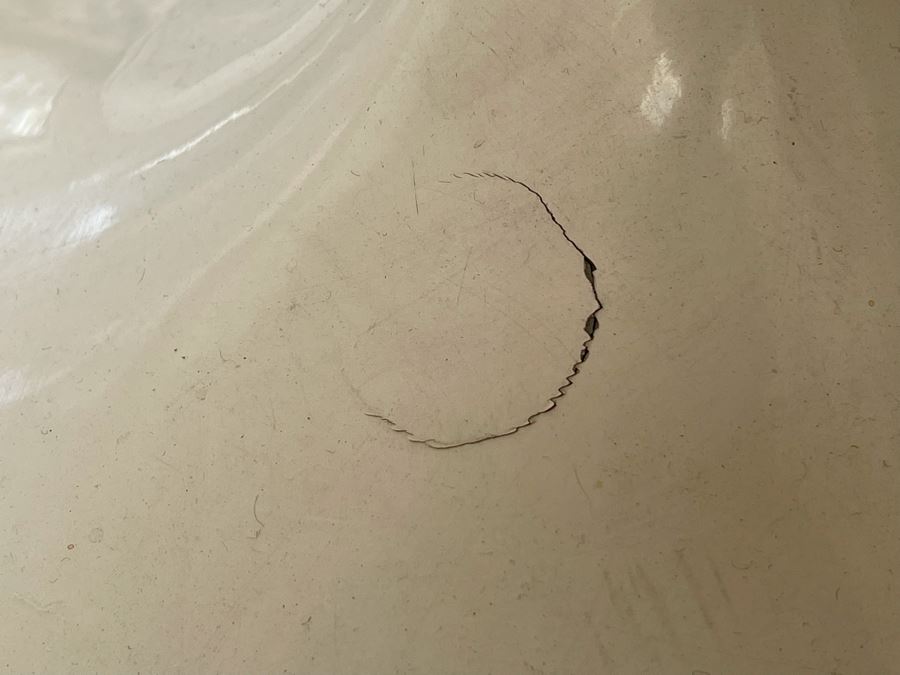 Eero Saarinen Style Tulip Table 35.5R X 30.5H With Four Chairs  [Photo 11]