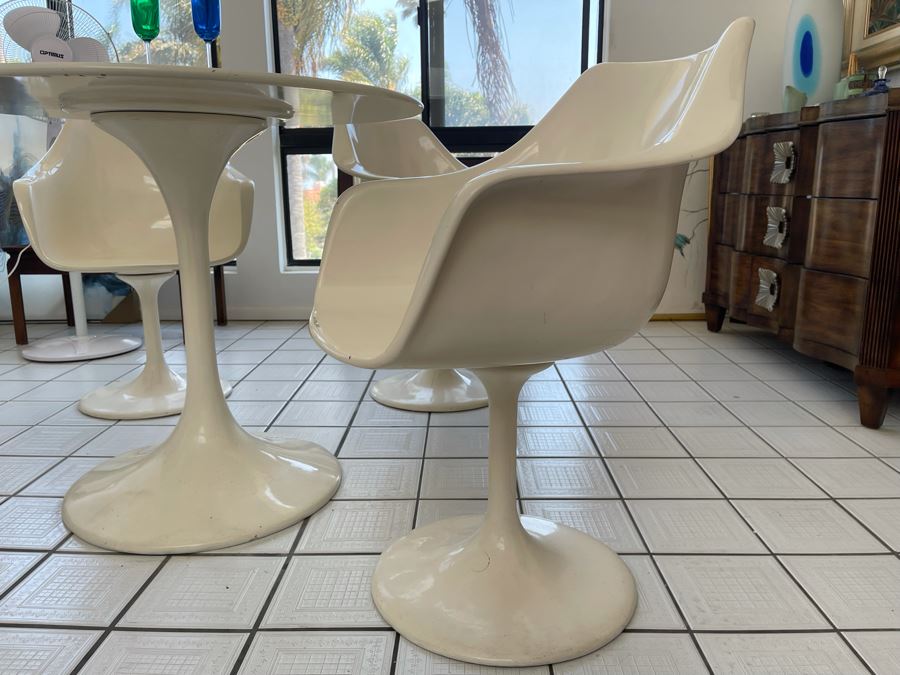 Eero Saarinen Style Tulip Table 35.5R X 30.5H With Four Chairs  [Photo 6]
