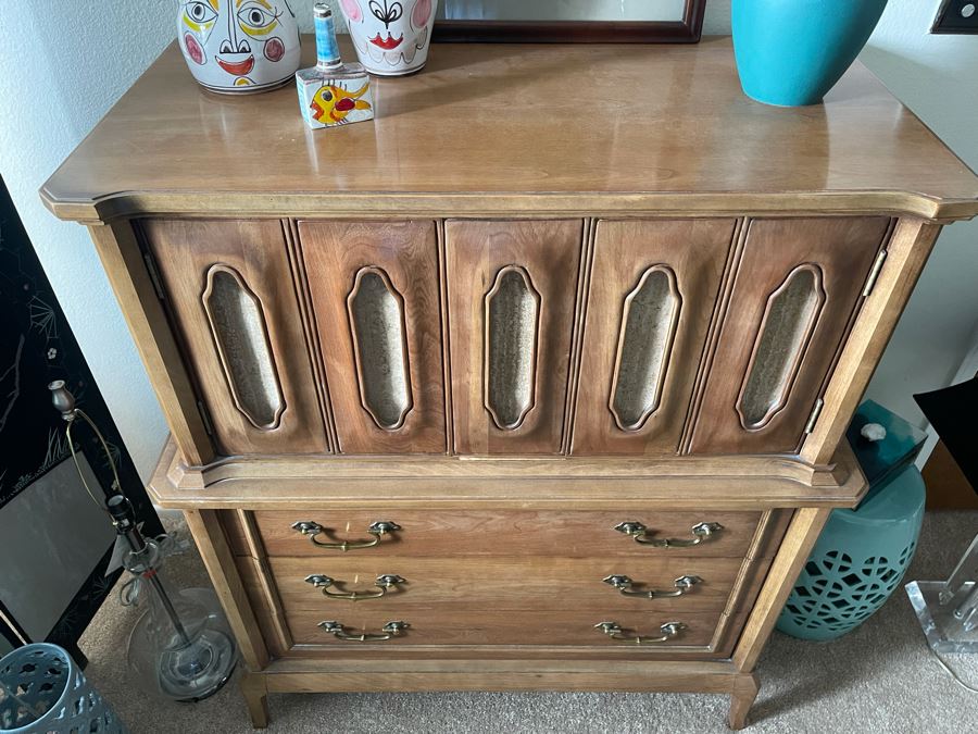 Mid-Century Modern Gentleman's Dresser Chest Of Drawers 40W X 20.5D X 49H [Photo 4]