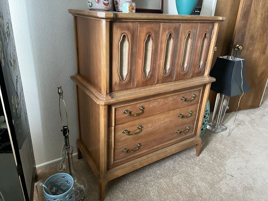 Mid-Century Modern Gentleman's Dresser Chest Of Drawers 40W X 20.5D X 49H [Photo 3]