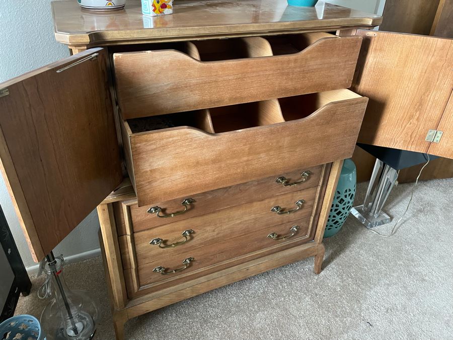 Mid-Century Modern Gentleman's Dresser Chest Of Drawers 40W X 20.5D X 49H [Photo 5]