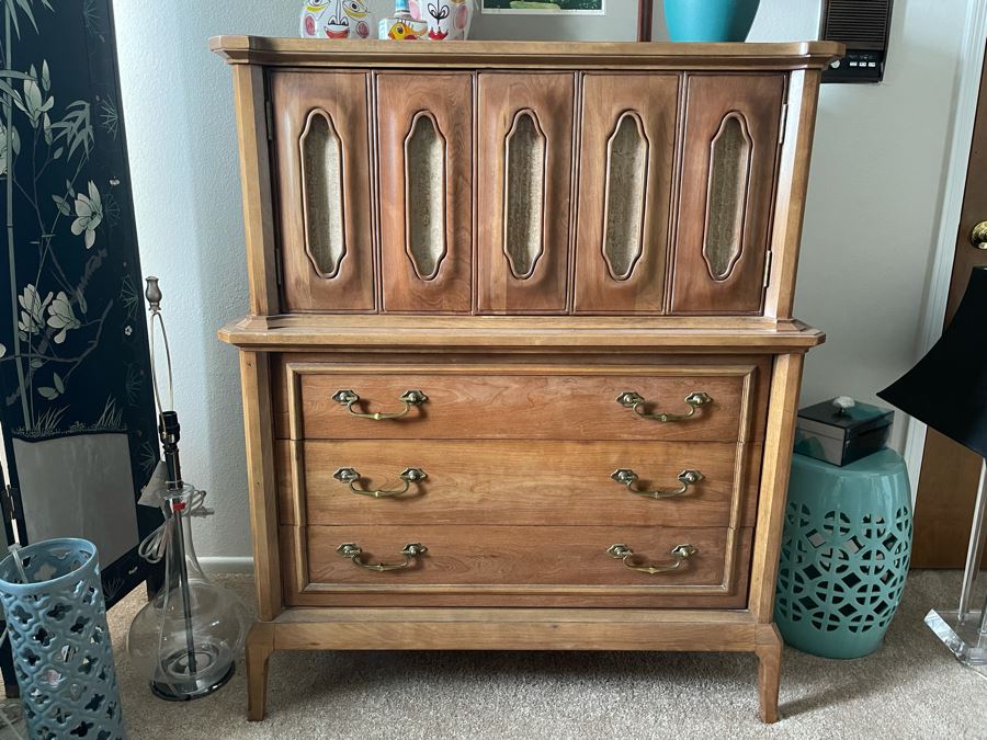 Mid-Century Modern Gentleman's Dresser Chest Of Drawers 40W X 20.5D X 49H [Photo 2]