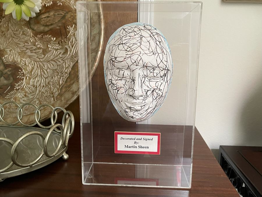 Martin Sheen Decorated And Signed Mask In Lucite Shadow Box 8W X 4D X 13H [Photo 2]