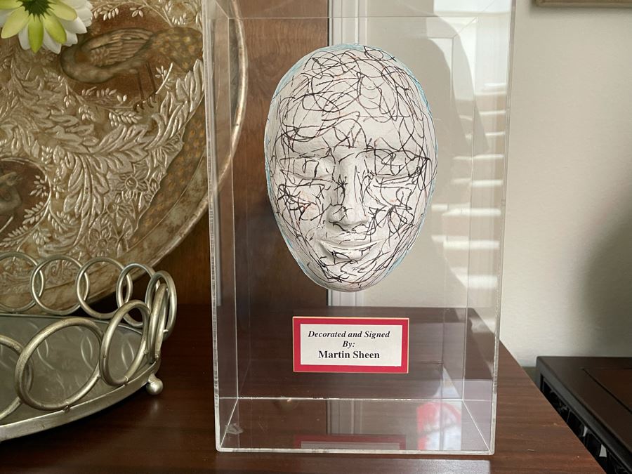 Martin Sheen Decorated And Signed Mask In Lucite Shadow Box 8W X 4D X 13H