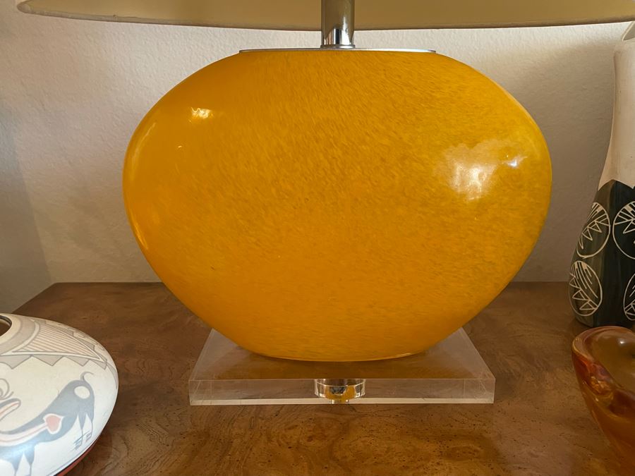 Pair Of Lucite Base Yellow Glass Table Lamps [Photo 5]