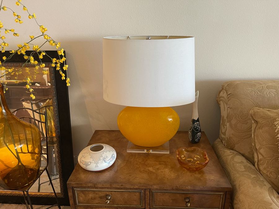 Pair Of Lucite Base Yellow Glass Table Lamps [Photo 9]