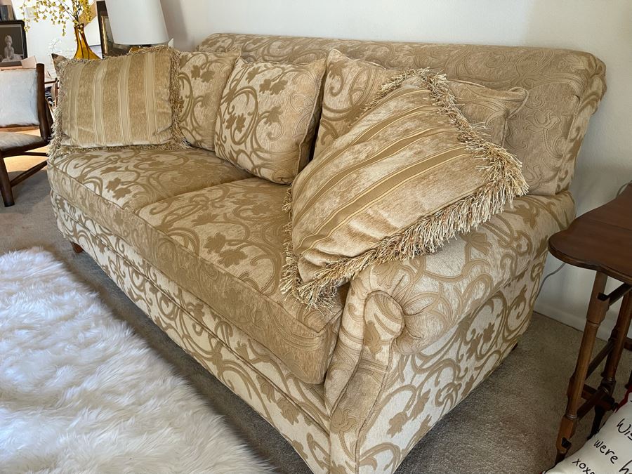 Thomasville Upholstered Sofa [Photo 5]