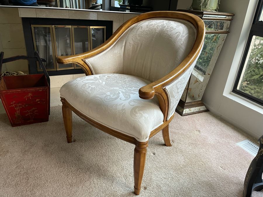 Elegant Thomasville Armchair [Photo 5]