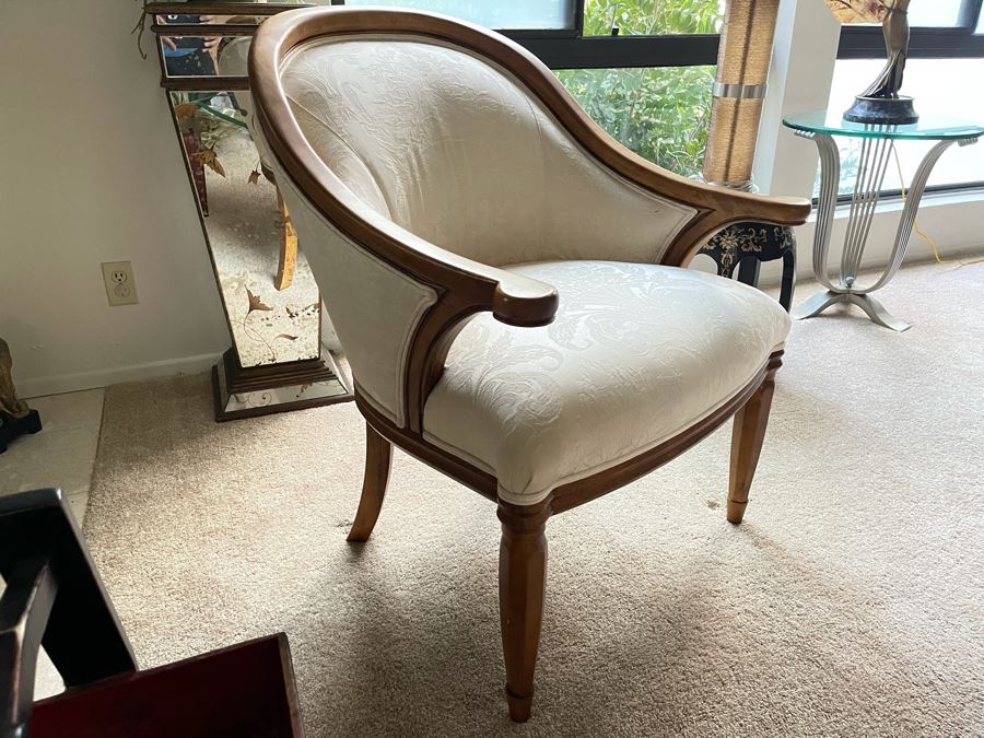 Elegant Thomasville Armchair [Photo 4]