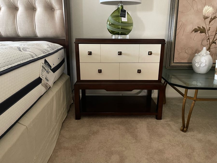 Pair Of Hooker Furniture Modern Black And White Nightstands 31W X 16D X 29H [Photo 6]