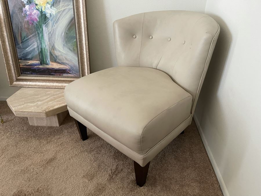 La-Z-Boy Occasional Chair 29W X 33D X 33H [Photo 3]