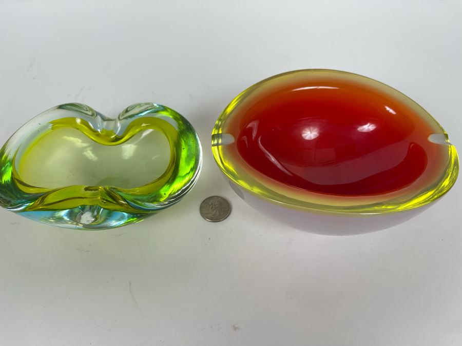 Pair Of Glass Ashtrays [Photo 3]