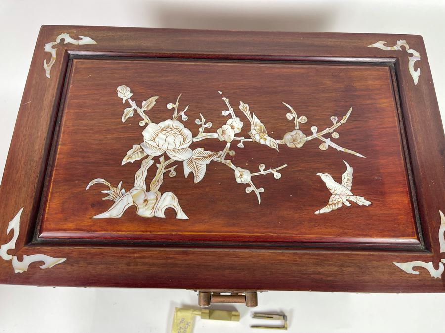 Chinese Mother Of Pearl Inlay Jewelry Box With Lock And Key [Photo 4]