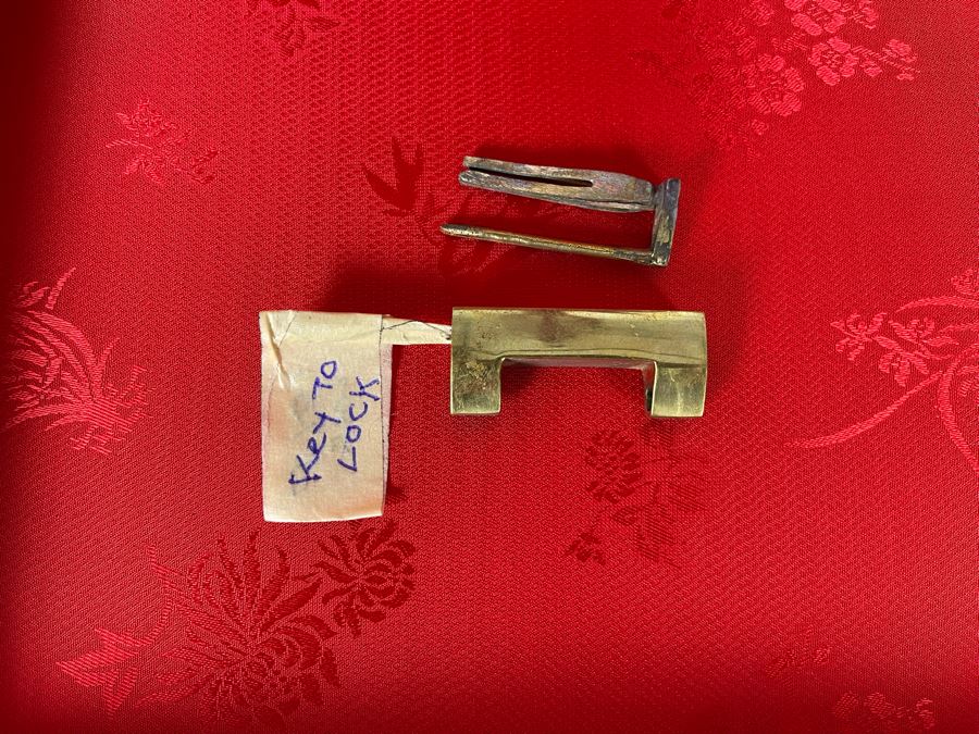 Chinese Mother Of Pearl Inlay Jewelry Box With Lock And Key [Photo 13]