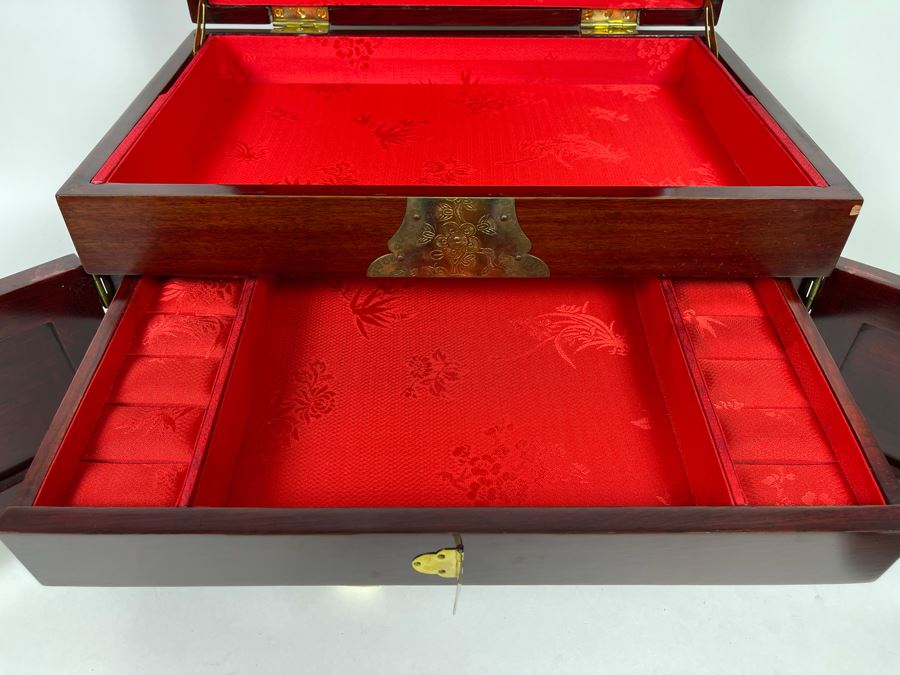 Chinese Mother Of Pearl Inlay Jewelry Box With Lock And Key [Photo 10]