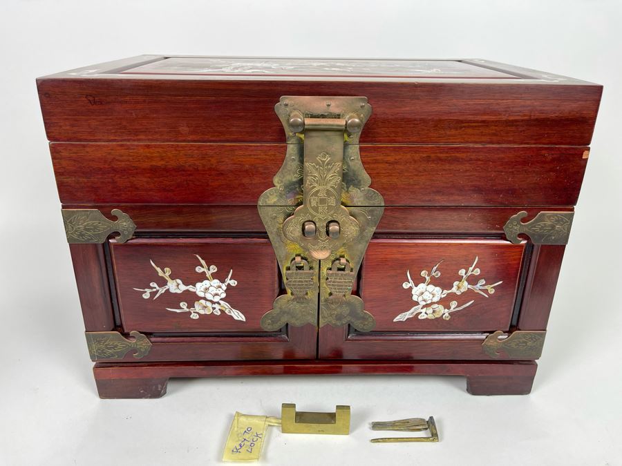 Chinese Mother Of Pearl Inlay Jewelry Box With Lock And Key [Photo 3]