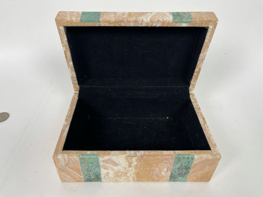 Marble Lidded Box 7.5W X 5D X 3H [Photo 5]