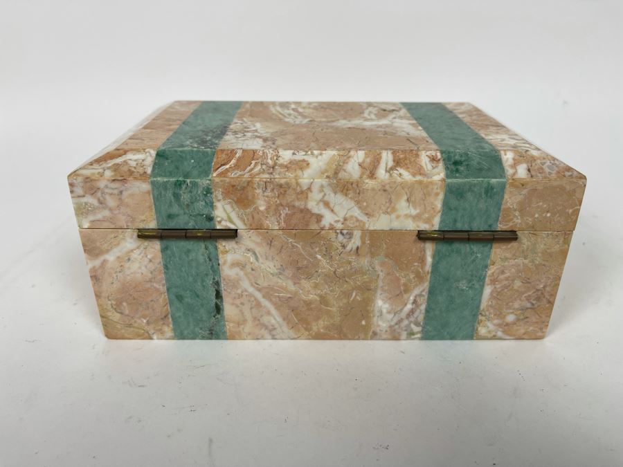 Marble Lidded Box 7.5W X 5D X 3H [Photo 4]