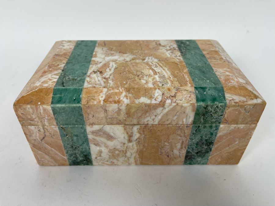 Marble Lidded Box 7.5W X 5D X 3H [Photo 2]