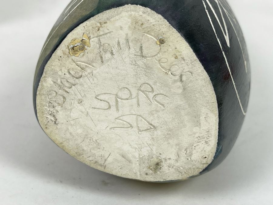 Pair Of Signed Native American Vases - One Signed Nez Navajo 8H Other Signed Black Tail Deer SPRC SD 12H [Photo 5]