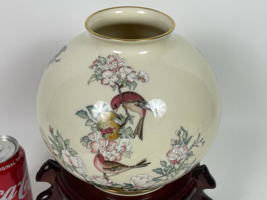 Lenox Serenade Vase 7H With Wooden Stand 5H [Photo 5]