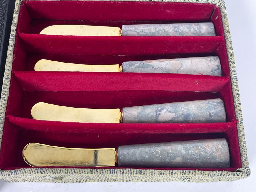 Set Of Four Murano Glass Butter Knives By Va Bene Two's Company And Set Of Four Chinese Marble Handle Butter Knives [Photo 5]