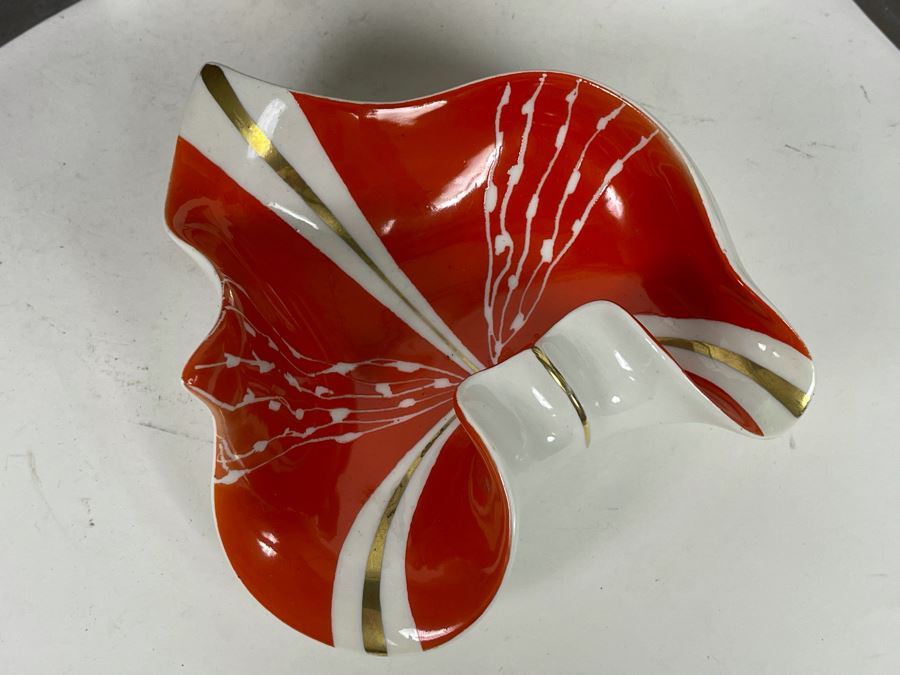 Small Original Painting With Stand, Mid-Century Ashtray And Pair Of Metal Candlesticks [Photo 7]